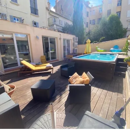 4 Piscine Et Terrasse 125 M2 *